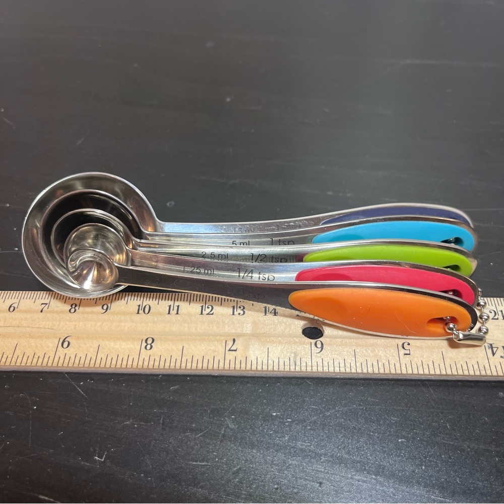 Endurance 18/8 Stainless Steel Measuring Spoons Set of 5 with Color Coded Grips - Picture 10 of 12